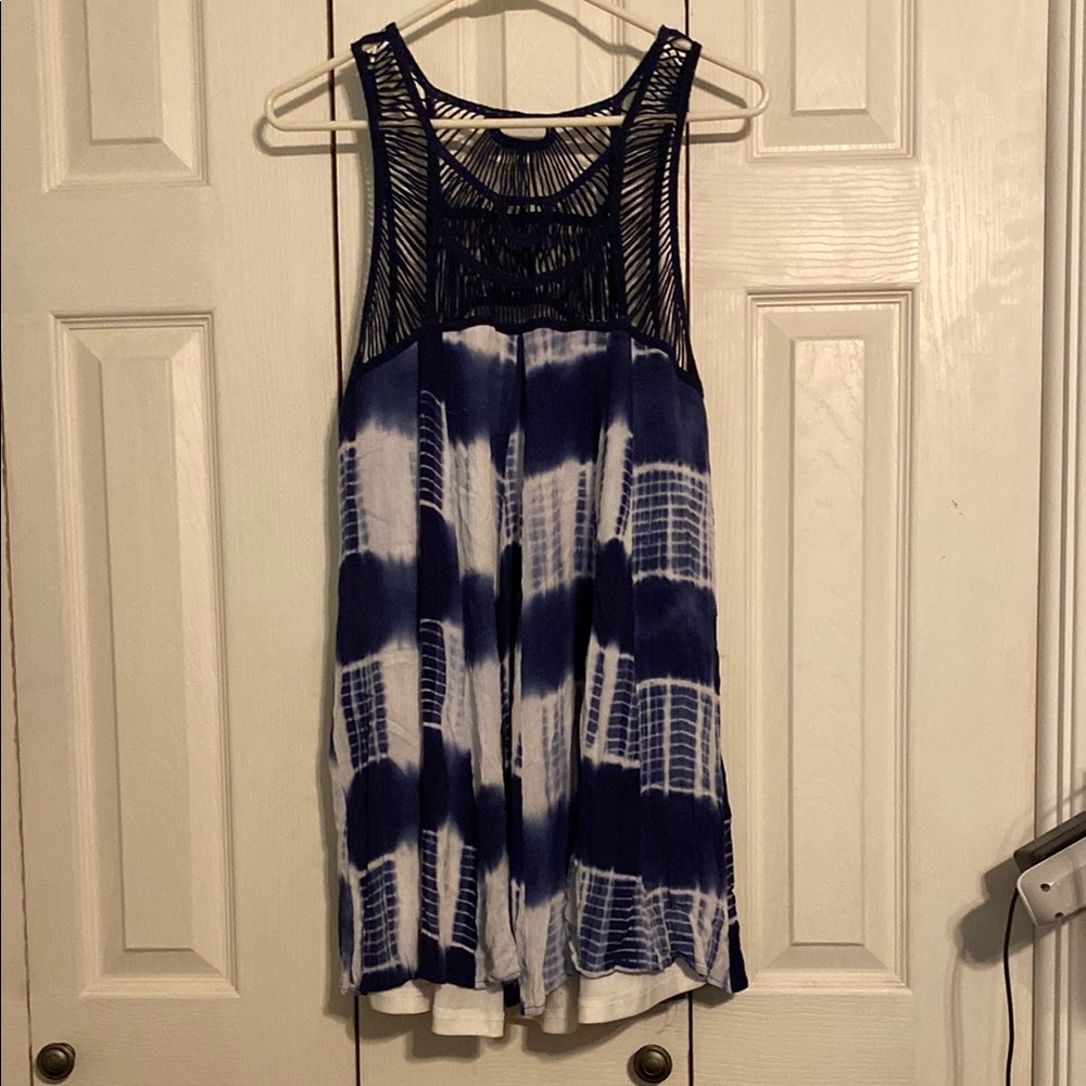 Staccato White and Blue Patterned top